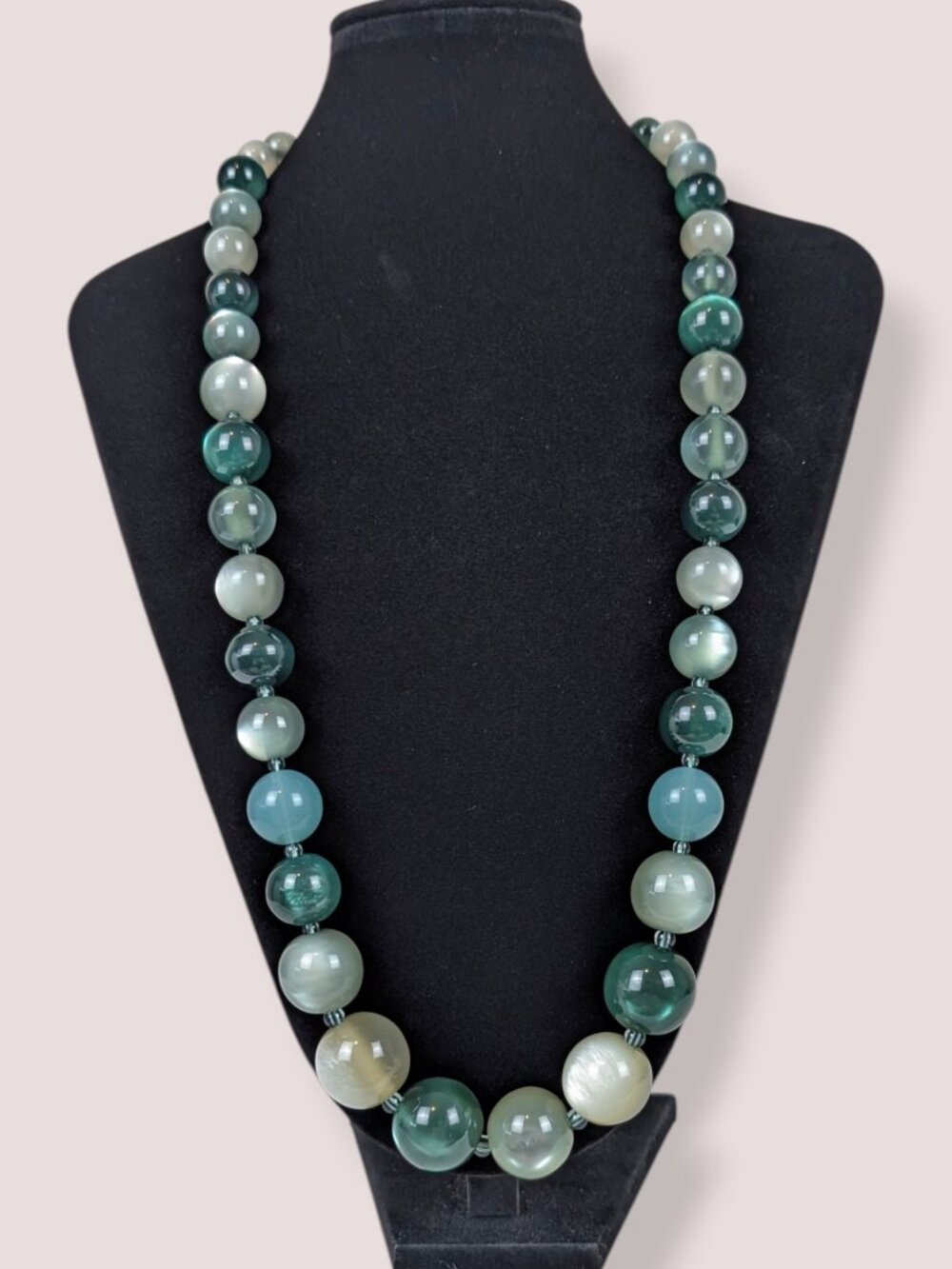 M&S Green Graduated Lucite Beaded Necklace